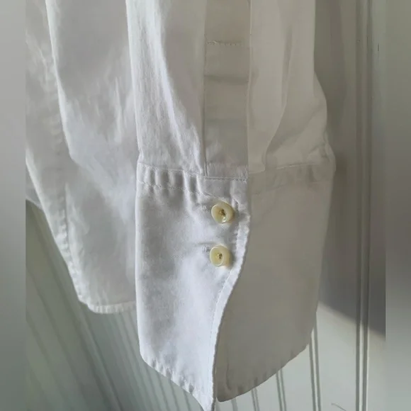 Talbots (Large) WHITE Collared, Button Down V- Neck Top - No Stains or Flaws - Picture 4 of 6